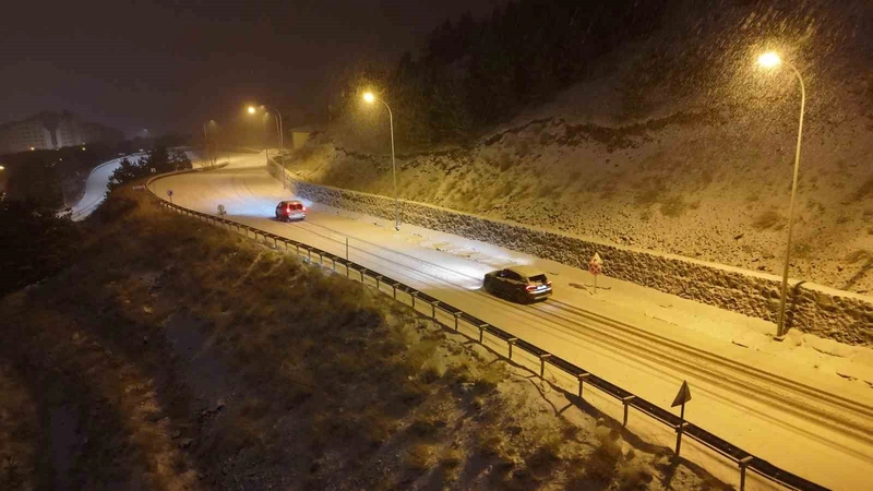 Palandöken Beyaz Örtüsüne Büründü, Kayak Sezonu Hazırlıkları Sürüyor
