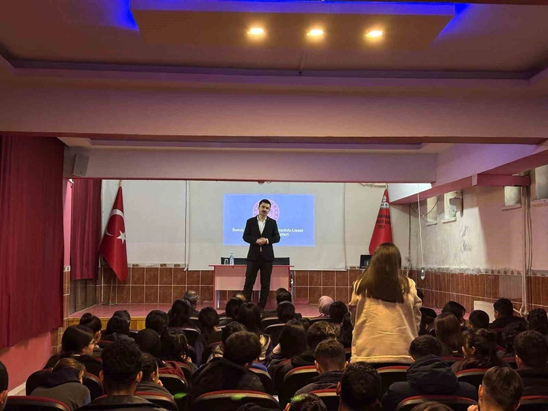 Susuz Kaymakamı Tutal, öğrencilerin sorularını yanıtladı