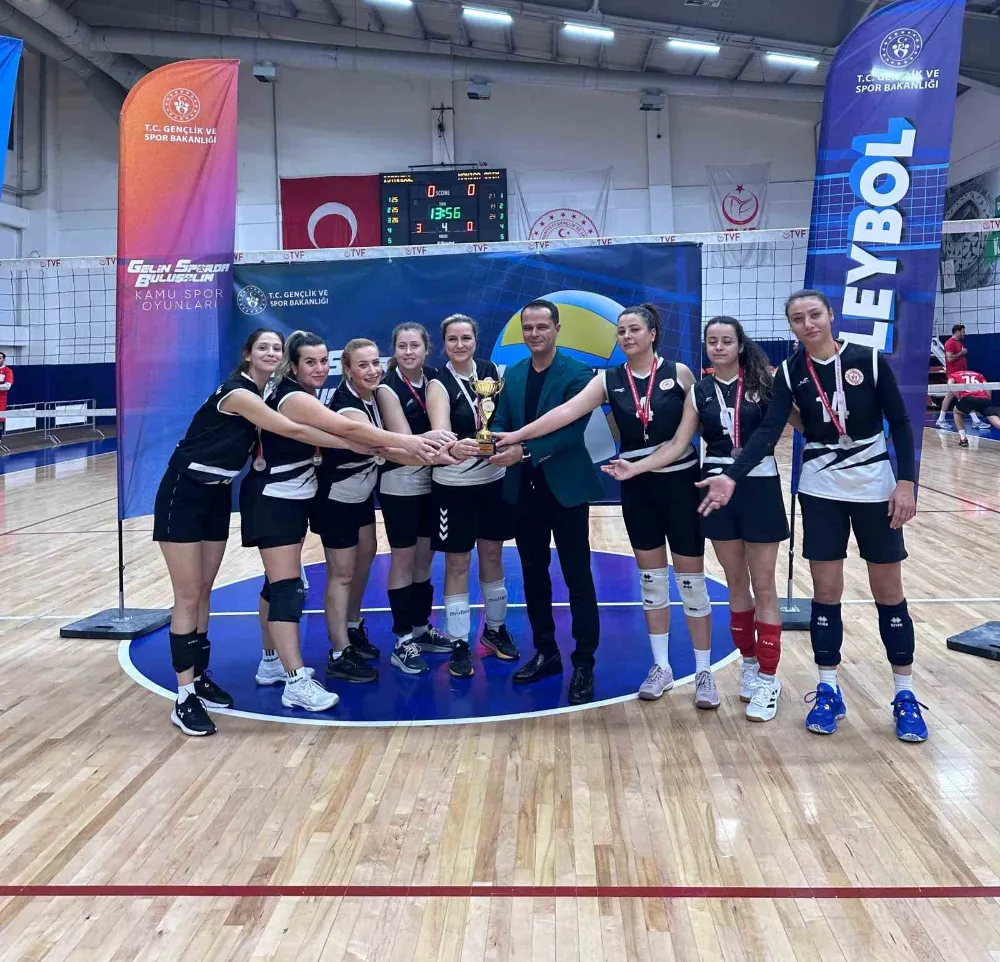 Manisa GSB Kadın Voleybol Takımı Türkiye ikincisi oldu