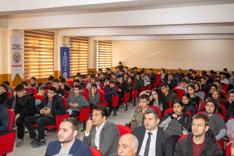 Başkan Sami Er, Öğrencilerle Buluştu ve Şehrin Dönüşümünü Anlattı