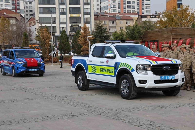 Elazığ’da Emniyet ve Jandarmaya 84 Yeni Araç Teslim Edildi