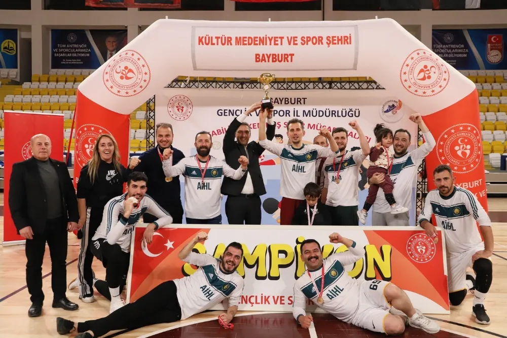  Kurumlar Arası Voleybol Turnuvası’nın şampiyonu Milli Eğitim Müdürlüğü oldu