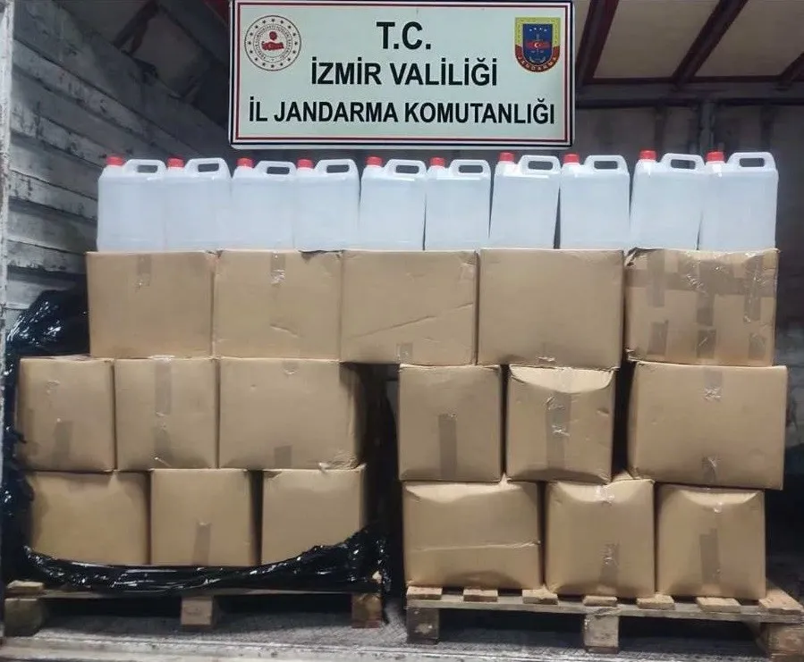 İzmir’de 860 litre etil alkol ele geçirildi