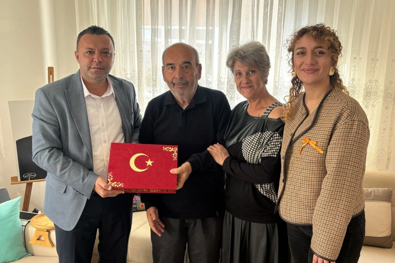 İzmit Belediyesi Kıbrıs Gazilerini Evlerinde Ziyaret Etti