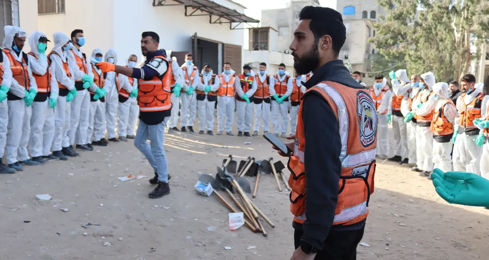Gazze’deki Şifa Hastanesi’nin avlusuna gömülen 98 cenaze kimlik tespiti için çıkarıldı
