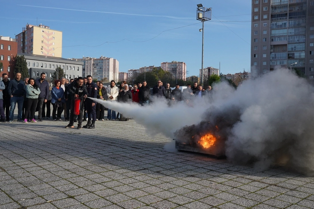 Beylikdüzü Belediyesi Personeline Yangın Güvenlik Eğitimi Verildi