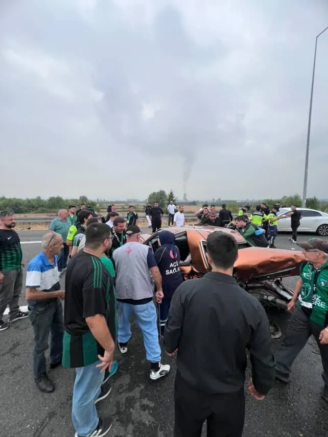 Otoyolda aracın hurdaya döndüğü kazada acı haber: Karı koca hastanede vefat etti